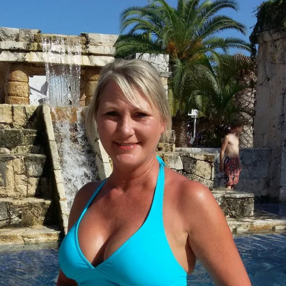 Meet your Posher, Carla